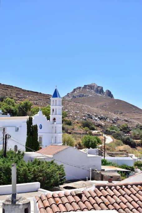 Casa di LaValle Boutique Home Tinos - Bed and Breakfast Skaládos