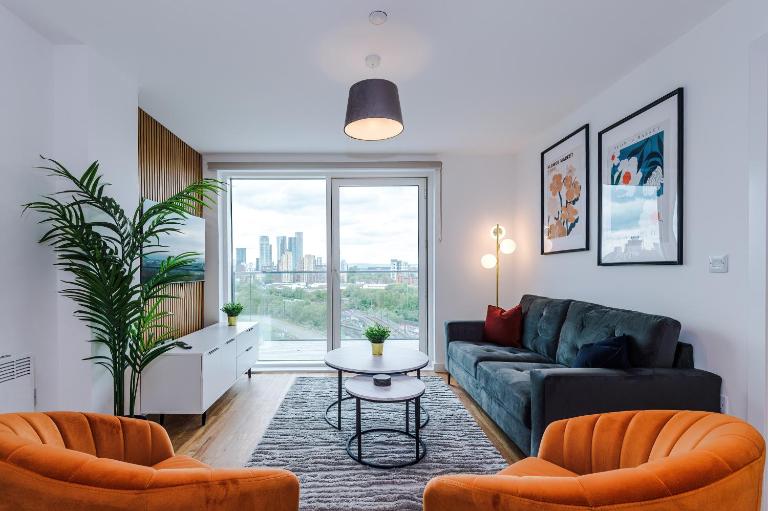 Parking - LastMinDeals - 2Bed - B&B Manchester