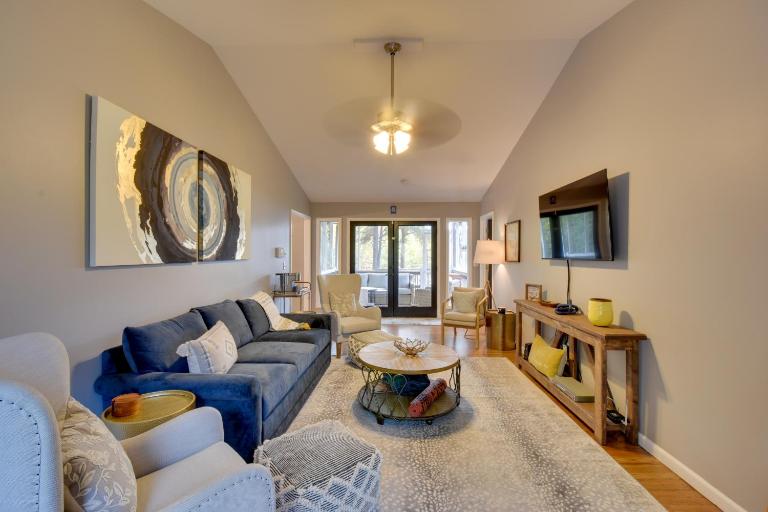 Lakefront Westminster Retreat w/ Boat Dock! - Chambres d'hôtes Westminster