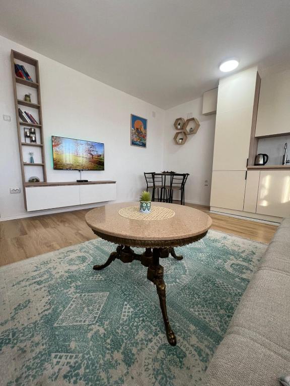 Modern And Cozy Apartment In City Center With Free Parking - Ferienwohnung Pristina