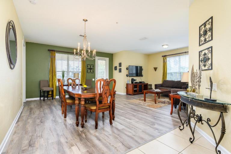 Premium Lake View Condo, Vista Cay - 1005 - B&B Orlando