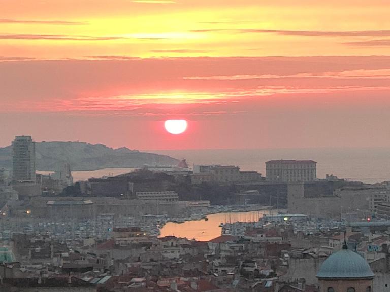 Loft terrasse vue mer au coeur de Marseille - Chambres d'hôtes Marseille
