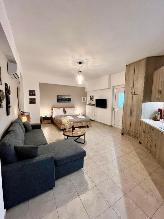 Lia's luxury apartment - near airport - B&B Koropí