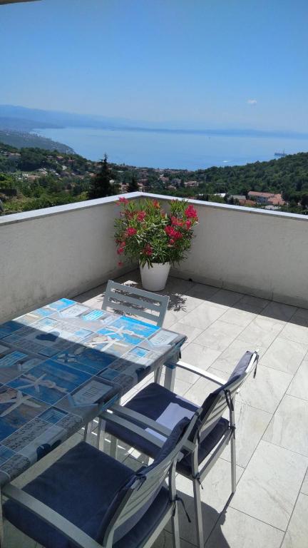 Apartment Zdenka-5 km from Opatija - B&B Rukavac