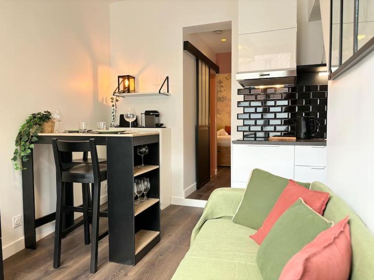 Vieux-Lille - Deux pièces de charme - Bed and Breakfast Rijsel