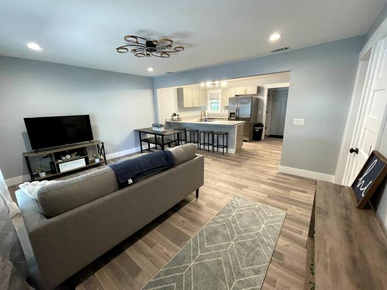 Cozy Savannah 5BR Home - B&B Savannah