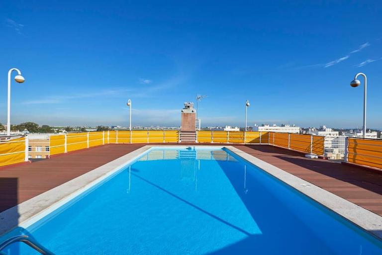 Modern apartment with garage and pool - Chambres d'hôtes Lisbonne