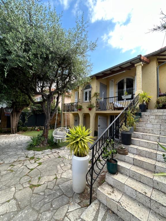 T2 RDJ sur la Côte d'Azur tout confort - Bed and Breakfast Cagnes-sur-Mer