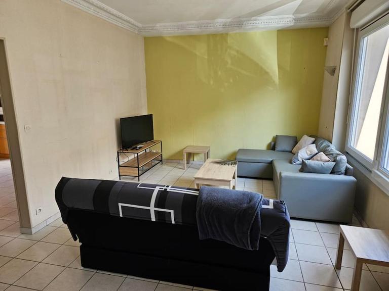 Charming 3-Bedroom House, Perfect for Family Getaways or Extended Professional Stays - Ferienwohnung Saâcy-sur-Marne