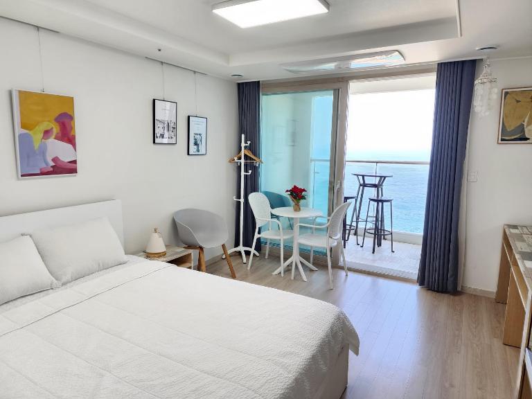 Sokcho Summitbay 1807 "Panoramic Ocean View" - B&B Sokcho