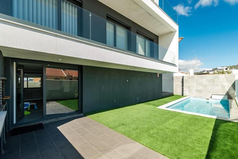 Prime House Lisbon - B&B Famões