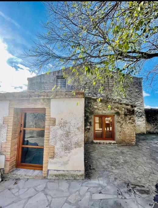 Masía entre viñedos y mar - Bed and Breakfast Saiforas