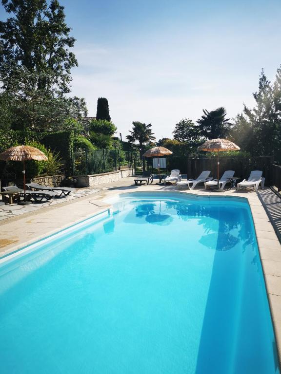 Domaine L'Amourie Sud Ardèche - Bed and Breakfast Saint-Étienne-de-Fontbellon