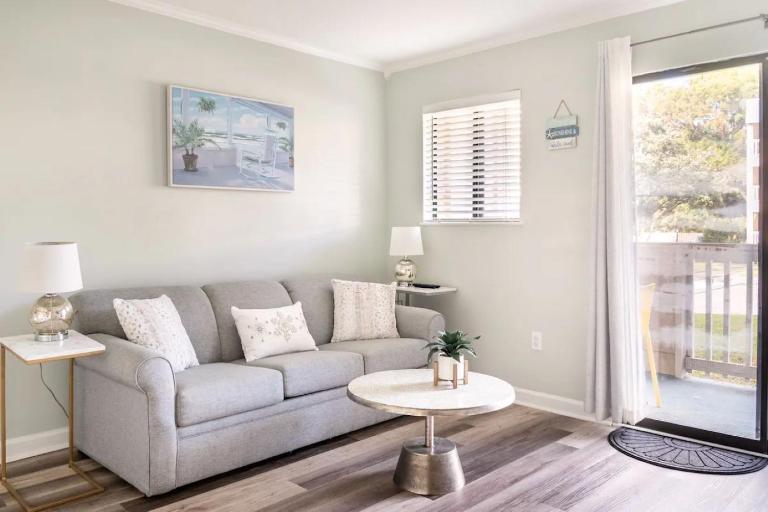 Dreamy HHI Retreat with Pool, Gym - B&B Hilton Head