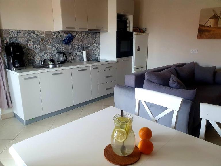 Summer Apartment Petrovac - Chambres d'hôtes Petrovac na Moru