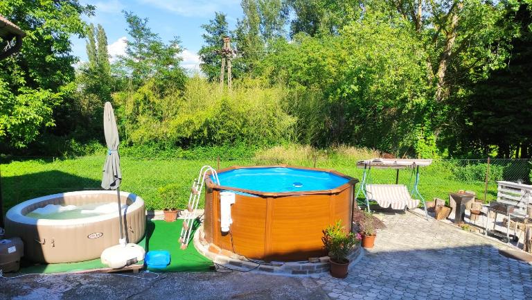 Gyöngyike Apartmanház Vonyarcvashegy - B&B Vonyarcvashegy