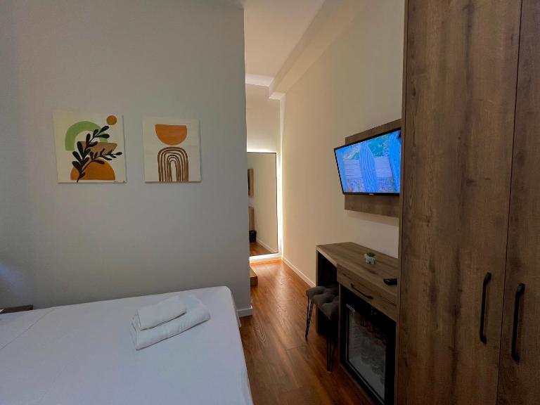 Elona's Rooms - B&B Krujë