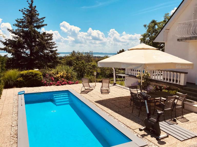 Panorama Apartman - Bed and Breakfast Csopak