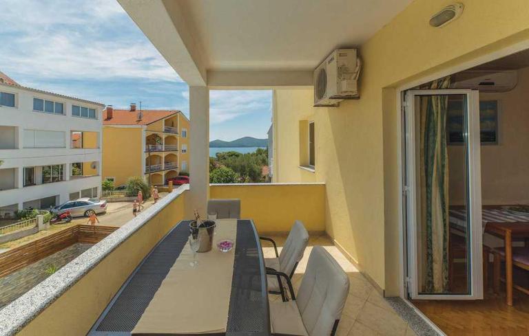 Haus Jelena Appartement 3 - Chambres d'hôtes Biograd na Moru