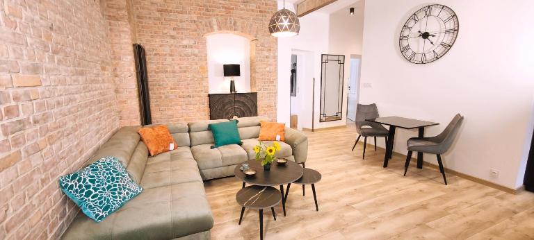 Central Apartments Bazaar - Bed and Breakfast Gdansk