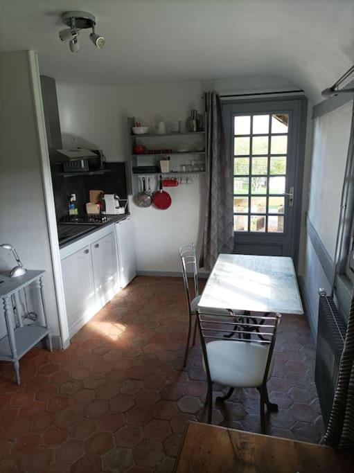 Superbe appartement studio indépendant - Bed and Breakfast Le Pré-d'Auge