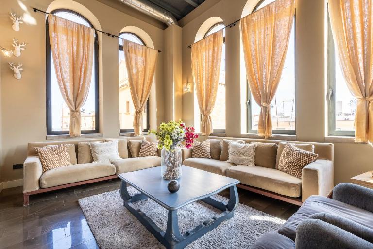 Emperador - Unik Vacation - B&B Tarragona