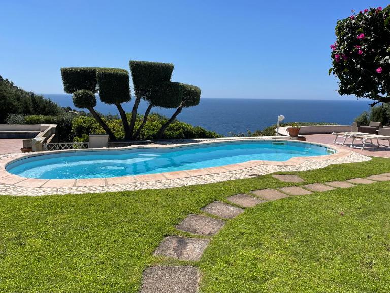 Villa Bianca, piscina e panorama - Bed and Breakfast Torre delle Stelle
