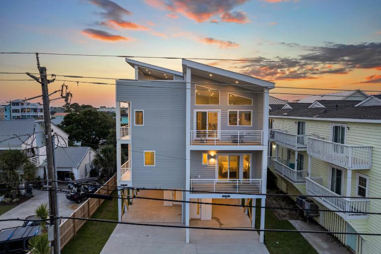 Seadragon 1 - Bed and Breakfast Carolina Beach