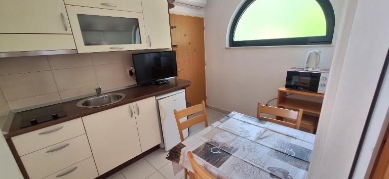 Apartmani Grubiša - B&B Drvenik