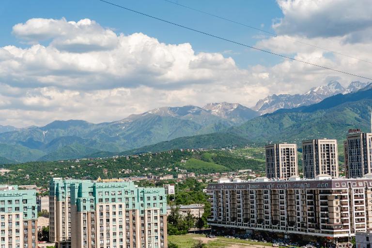 New luxury apartment R-House near MEGA - B&B Almaty