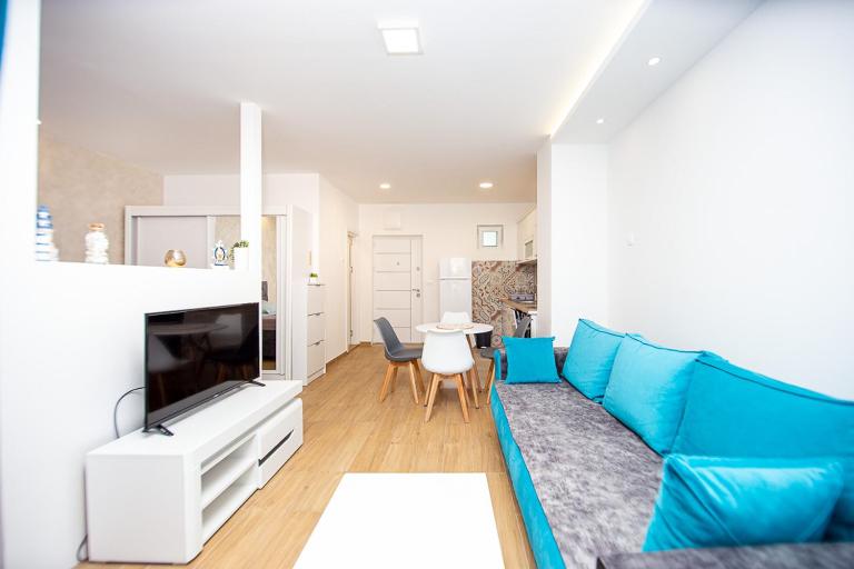 Newly refurnished apartment with large garden - B&B Budva