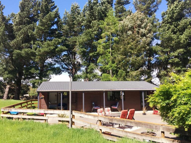 Height of Dunedin Farm - Serviced, Private Hideaway - B&B Dunedin