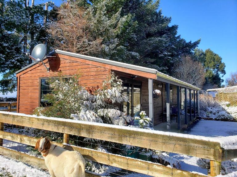 Height of Dunedin Farm - Warm Private Standalone Chalet with Panoramic Night Skies - B&B Dunedin