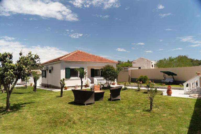 Dimitras Home - Chambres d'hôtes Lefkímmi