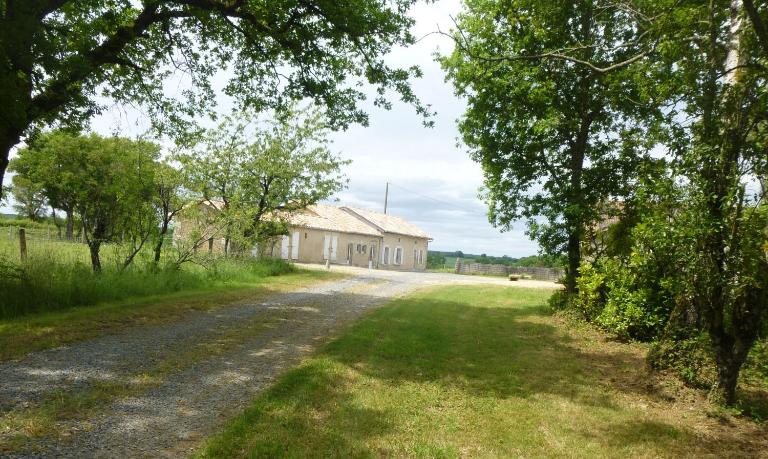 Fermette rénovée spacieuse, calme et lumineuse - Ferienwohnung Le Vigeant