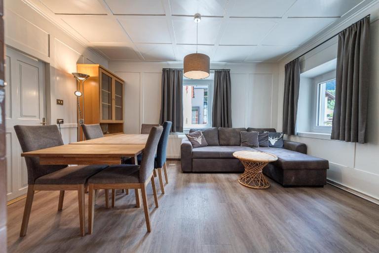 Central Apartments Cristlpek - B&B Ortisei