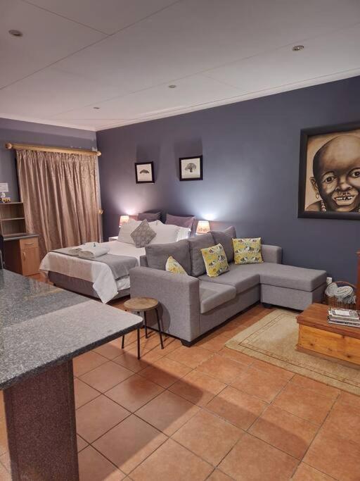 Studio in Lynnwood garden estate - Bed and Breakfast Pretoria