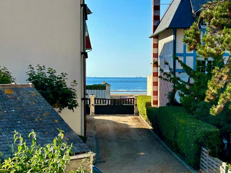 Magnifique appartement vue mer à 50 m de la plage - B&B Villers-sur-Mer