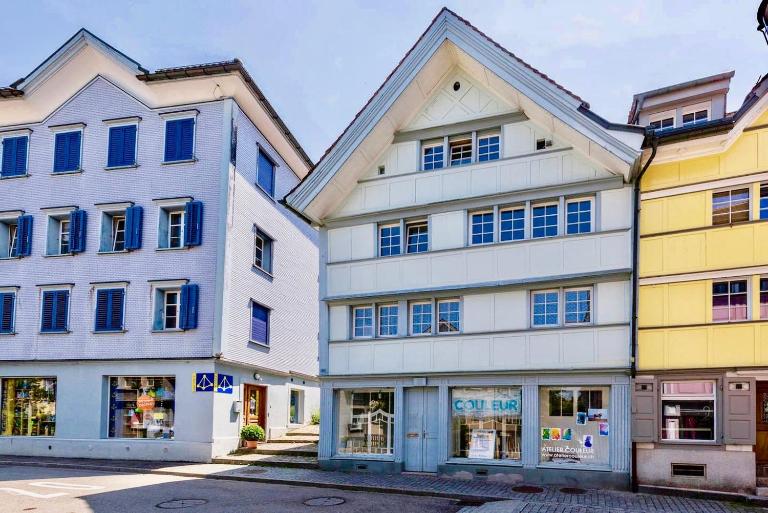 Farbige Wohnung Zentral - Ferienwohnung Herisau