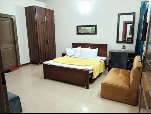 Capital Guest House, Islamabad near Bahria Town , Rawalpindi - B&B Rawalpindi