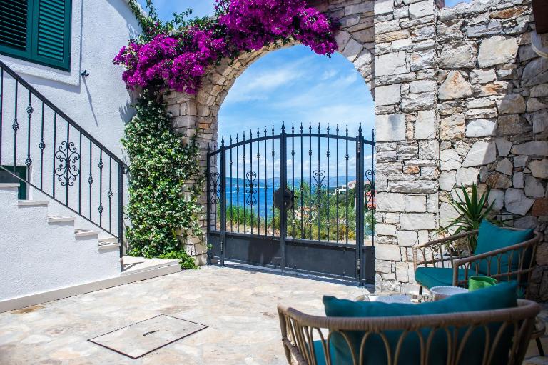 House Nika - Bed and Breakfast Maslinica