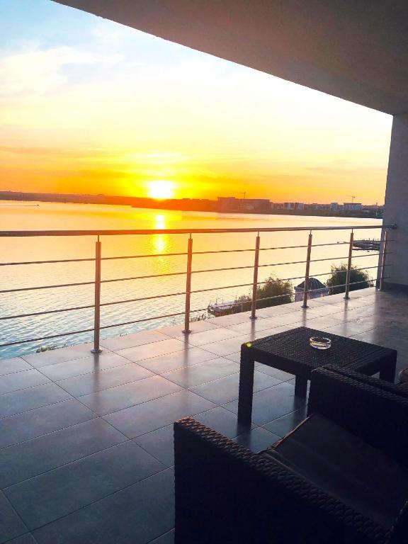Holidays Lake Vibes Mamaia Nord - Chambres d'hôtes Mamaia