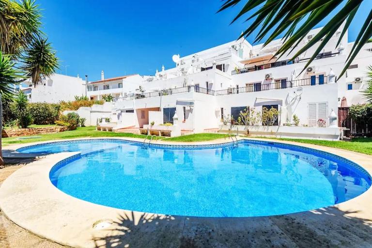 Albufeira - Sun, Pool and Marina View! - B&B Albufeira