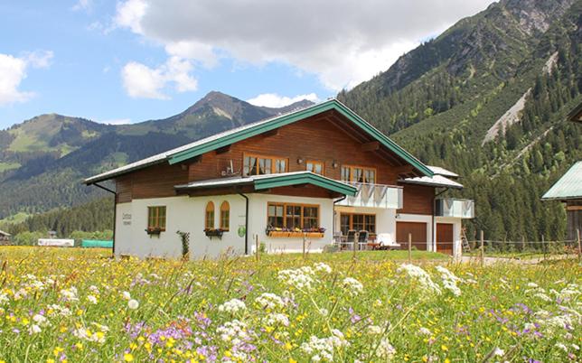 Landhaus Conny - Ferienwohnung Mittelberg