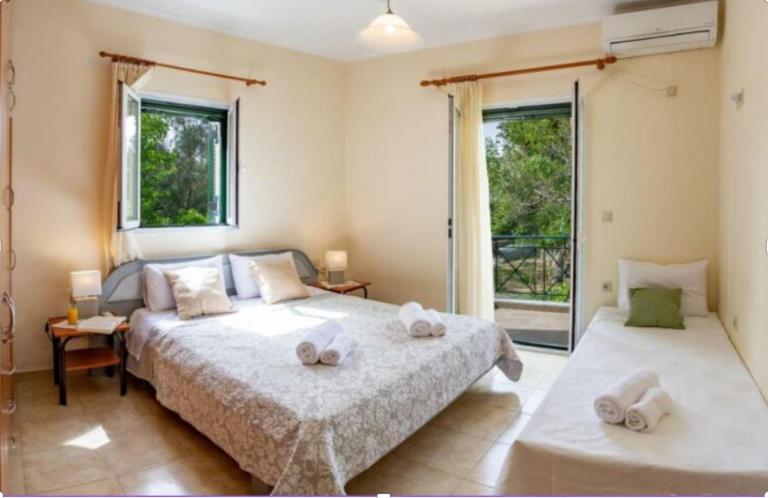 Nikis Country House - Lefkada BnB Private Parking - B&B Ligia