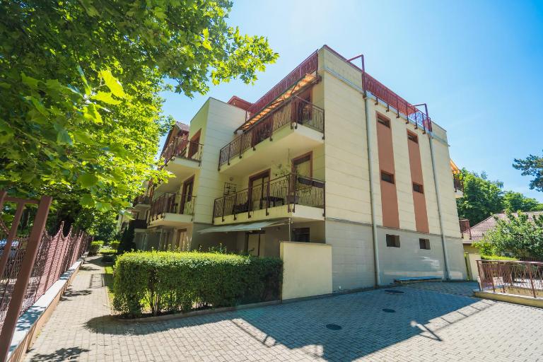 Plázs Home Apartman - B&B Siófok