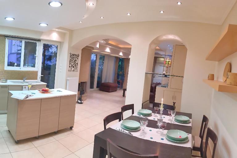A1 Elegant Vouliagmeni apt in a Unique Spot - B&B Atene