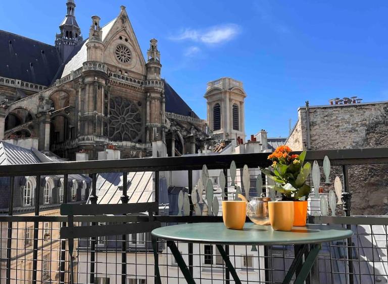 Centre Montorgueuil - Sunny and stylish flat - Chambres d'hôtes Paris