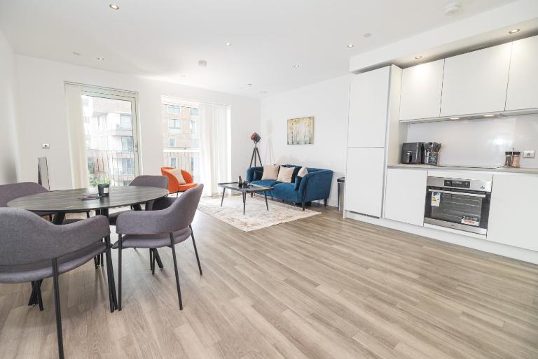 City Escape - Royal Wharf - B&B London