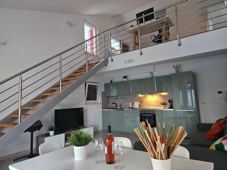 Diamond Seaview Penthouse - Ferienwohnung Peroj